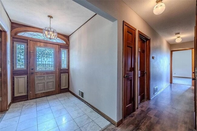 Building Photo - 3 Bedroom 2 Bathroom Home & 21 Acre Lot for rent.