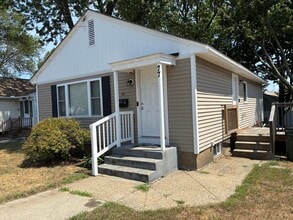 Building Photo - 77 Jewett St