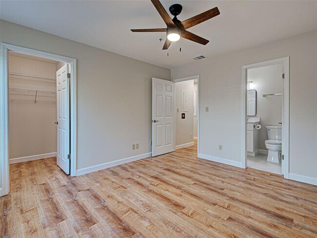 Building Photo - 4008 Crockers Lake Blvd
