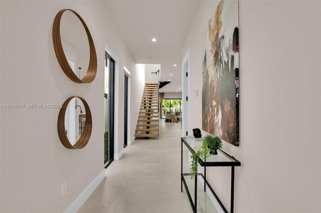 Building Photo - 921 NE 17th Terrace