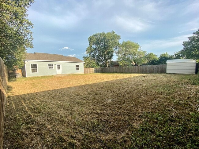 Building Photo - 153 Ivy Ave