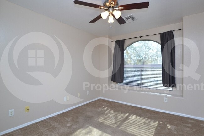 Building Photo - 534 E Ironwood Dr