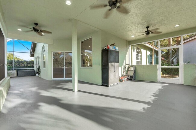 Building Photo - 8442 NW 57th Dr