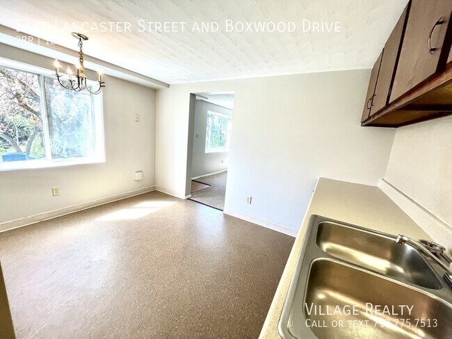 Building Photo - 308 E Lancaster St