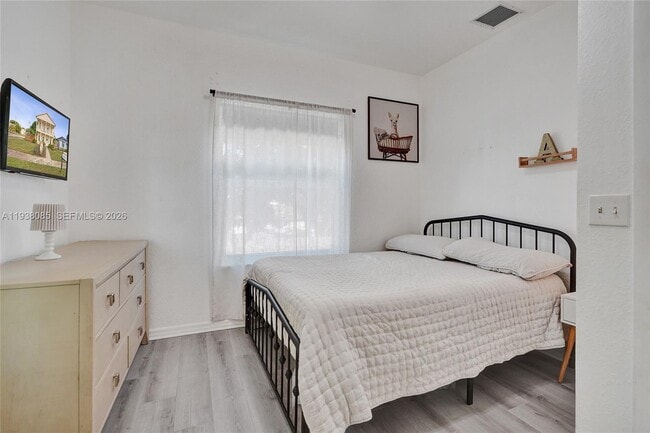 Building Photo - 1129 10th St