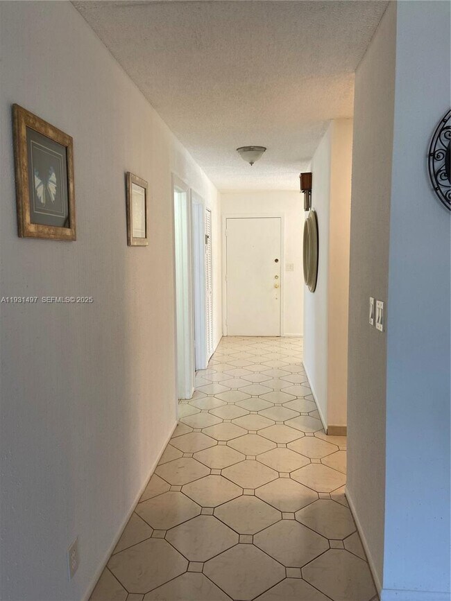 Building Photo - 13283 Pineapple Palm Ct