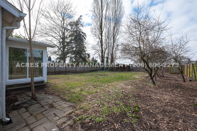 Building Photo - 17041 34th Ave S