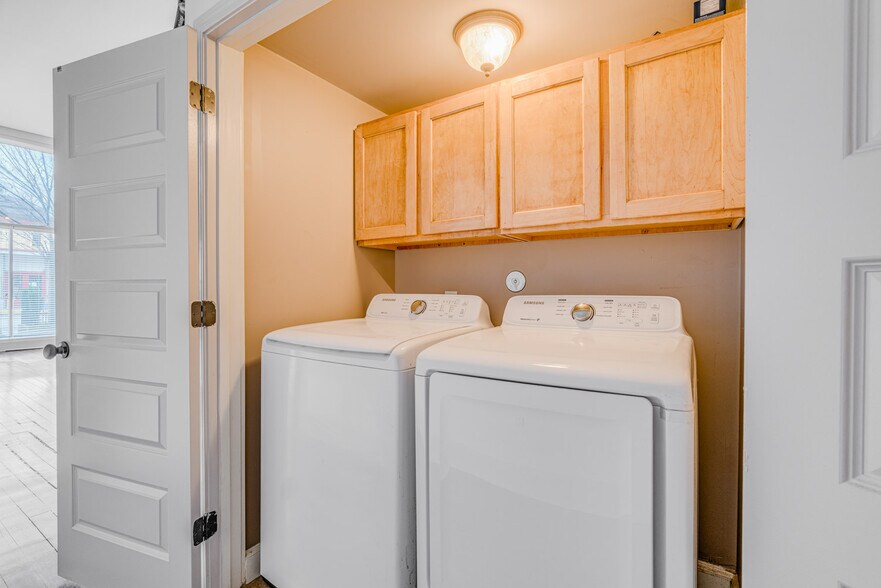 Washer & dryer included - 310 S Main St