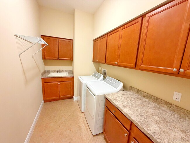 Building Photo - 10973 SW Visconti Way