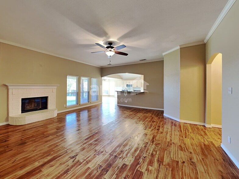 Building Photo - 9300 Lisa Ct