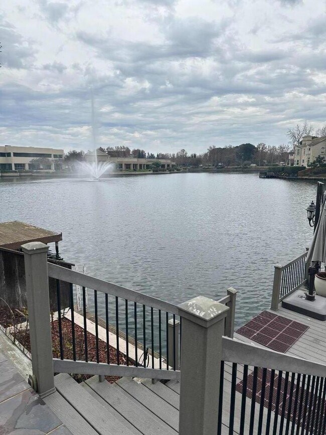 Building Photo - 4824 Longcove Dr