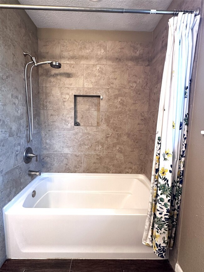 Building Photo - 1766 Maux Dr