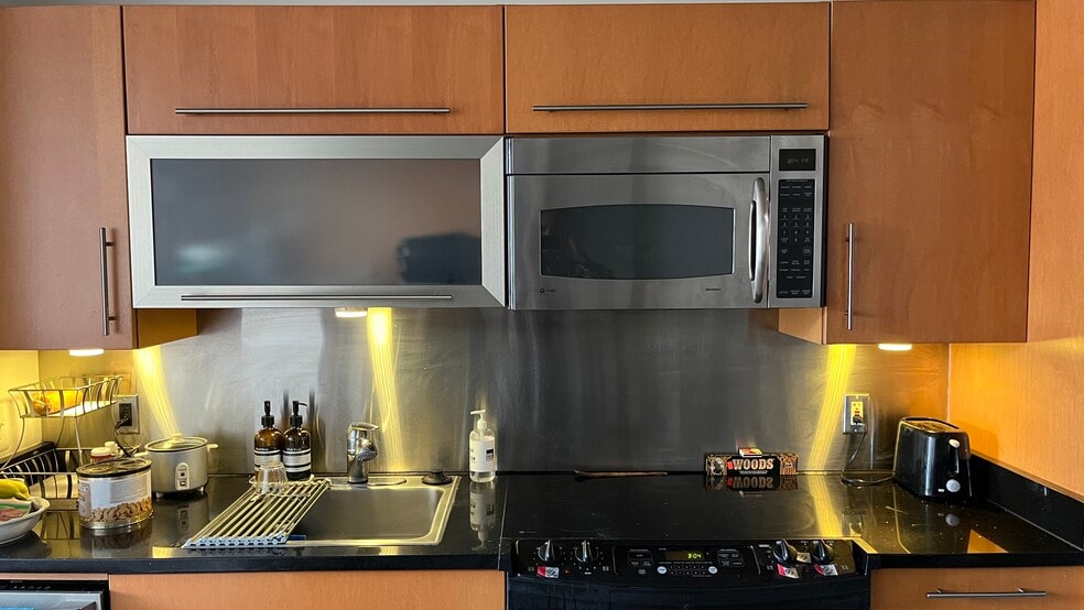 Building Photo - 1133 14th St NW