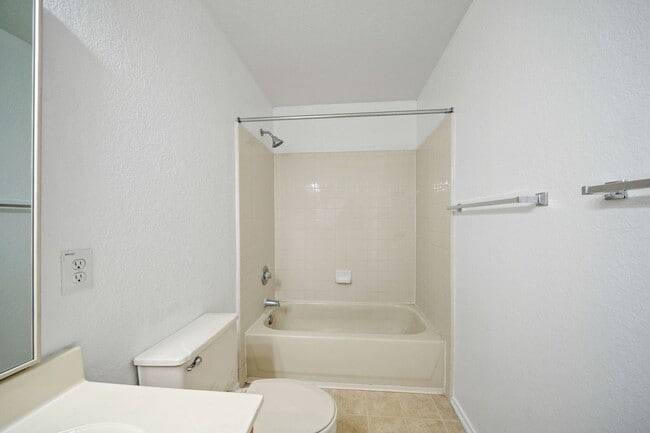 Building Photo - 7 Kenrock Ridge