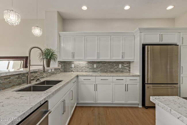 Building Photo - Grayhawk Remodeled Condo