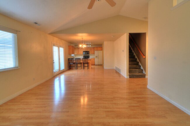 Building Photo - Corner lot with easy access to American Fork and Lehi