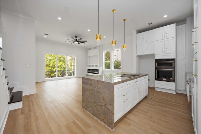 Building Photo - 1413 Stanford St