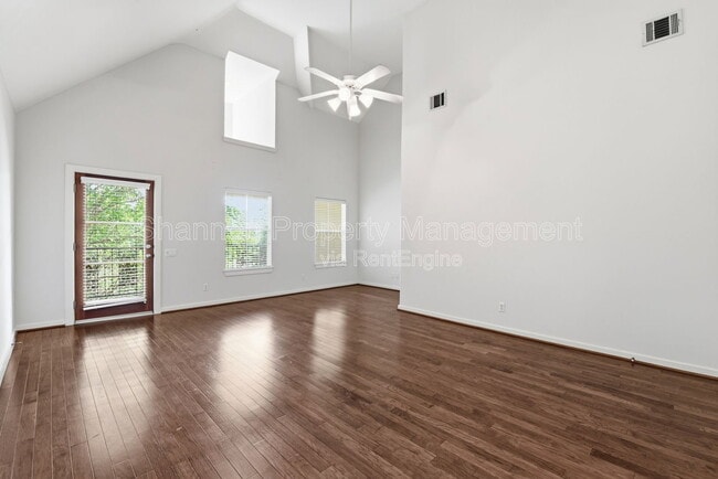 Building Photo - 4424 Blossom St