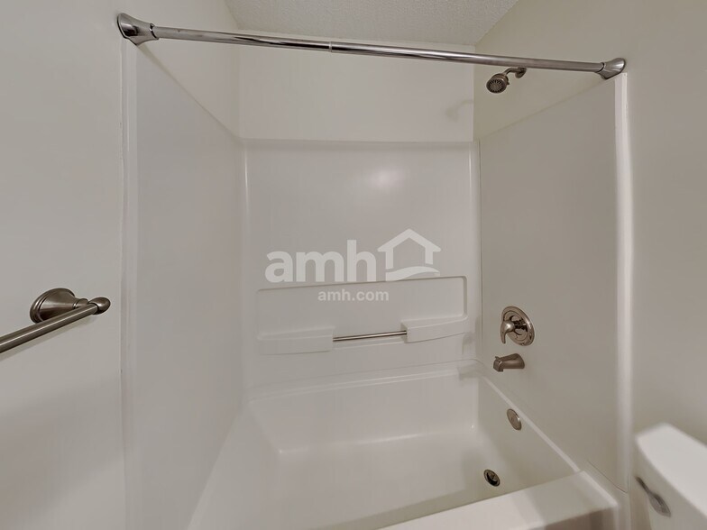 Building Photo - 361 Whitney Ln