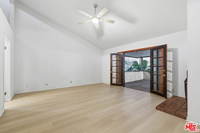 Building Photo - 4345 Canoga Ave