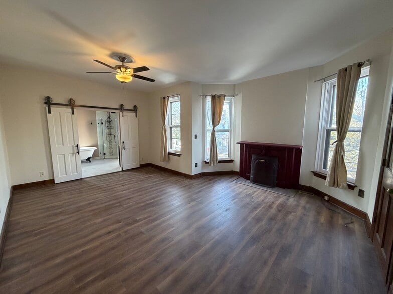 Building Photo - 501 Russell St