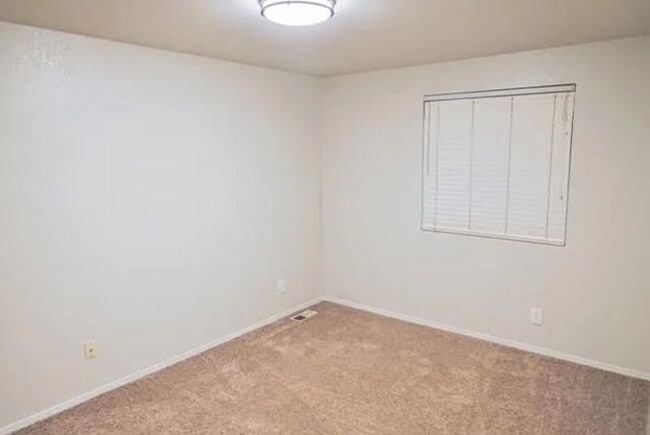 Building Photo - 3580 Dill Dr