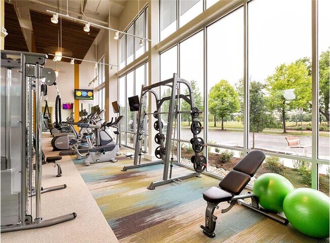 Building Photo - 1902 1/2 Simond Ave