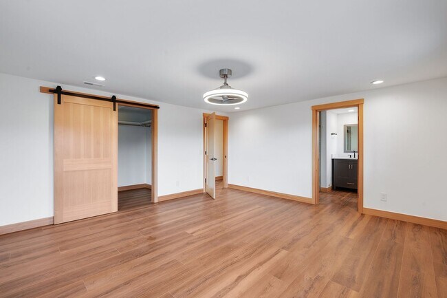 Building Photo - Lake Oswego Four Bedroom Home with View of...