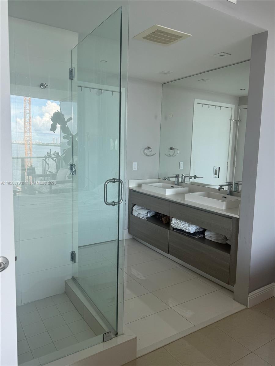 Building Photo - 460 NE 28th St