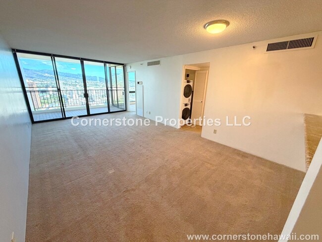 Primary Photo - 990 Ala Nanala St