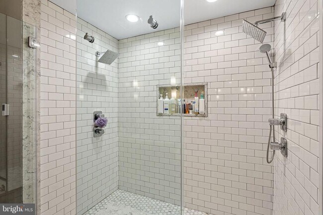 Building Photo - 3 Willings Alley