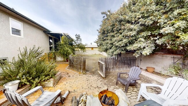 Building Photo - 4985 Curry Dr