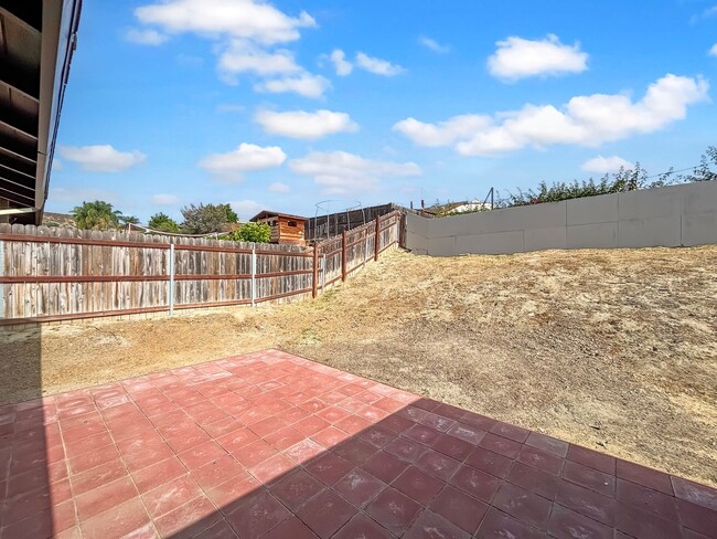 Building Photo - Charming 3BD/2BA House in Santee W/ W/D, M...
