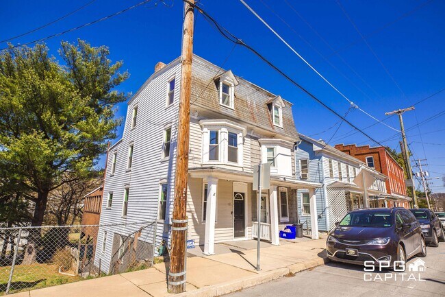 Primary Photo - 12 E Main St