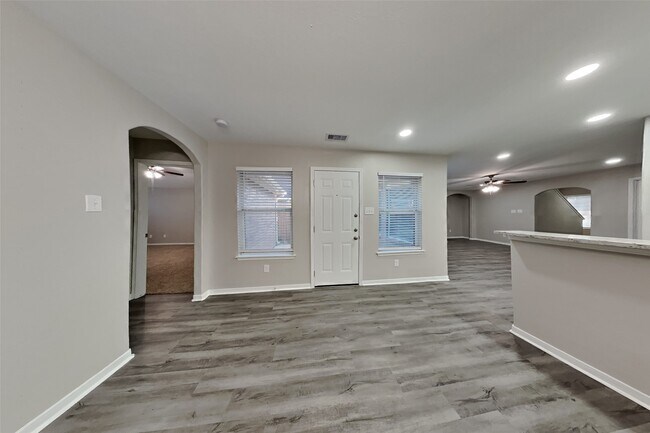 Building Photo - 18610 Willow Cove Dr