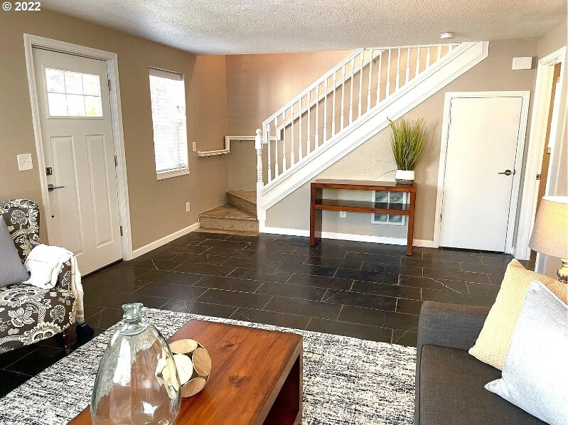 Building Photo - 5635 SE 84th Ave