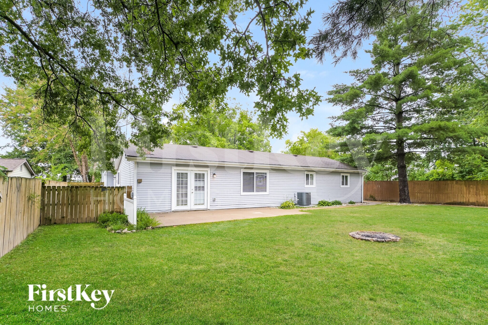 Building Photo - 11 S Lang Dr