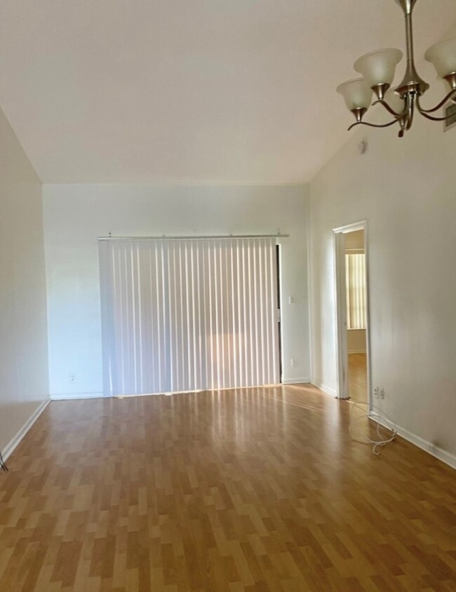 Living Room - 2900 Olivewood Terrace