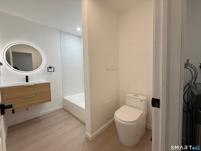 Building Photo - 8-12 Sterling St