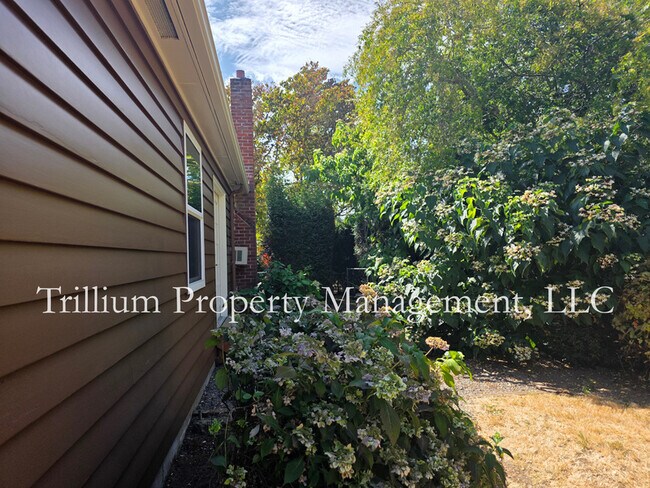 Building Photo - 5114 SE 51st Ave