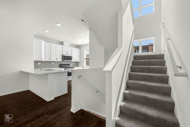 Building Photo - 2246 Venture Dr