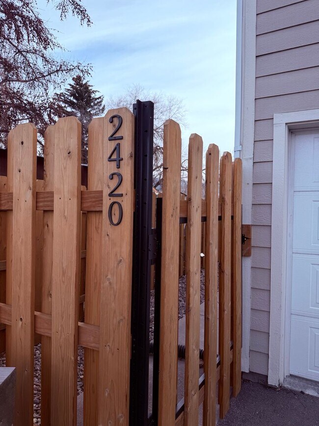 Building Photo - 2418-2420 Ernest