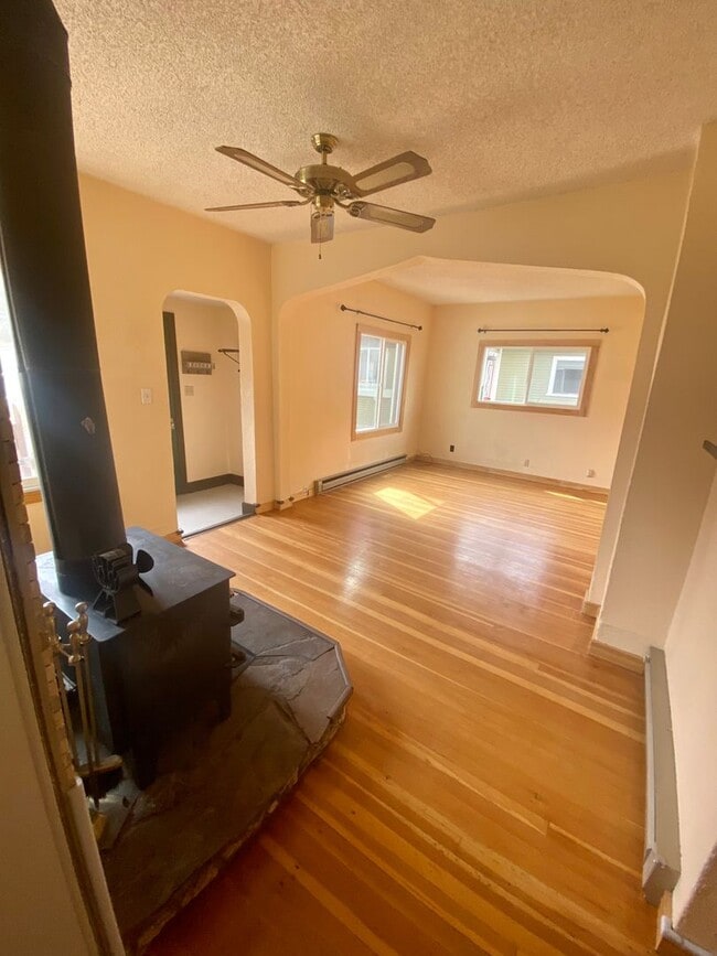 Building Photo - Whitefish River unfurnished 2 bedroom home!