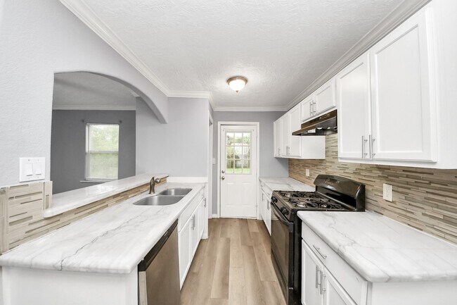 Building Photo - 6817 Anderson St