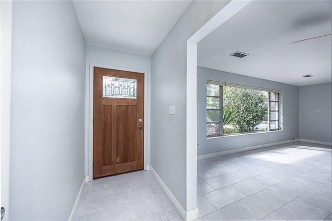 Building Photo - 1421 NW 30th St