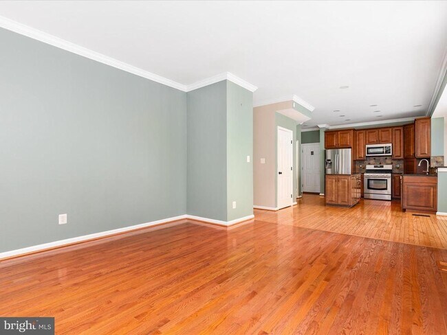 Building Photo - 10625 Wulford Ct