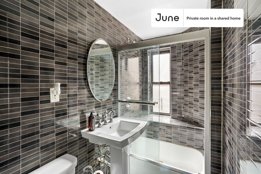 Building Photo - Room in Shared 3 bed/2 bath home in Upper West Side