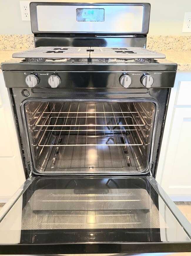 Building Photo - 34 W Tulane Rd