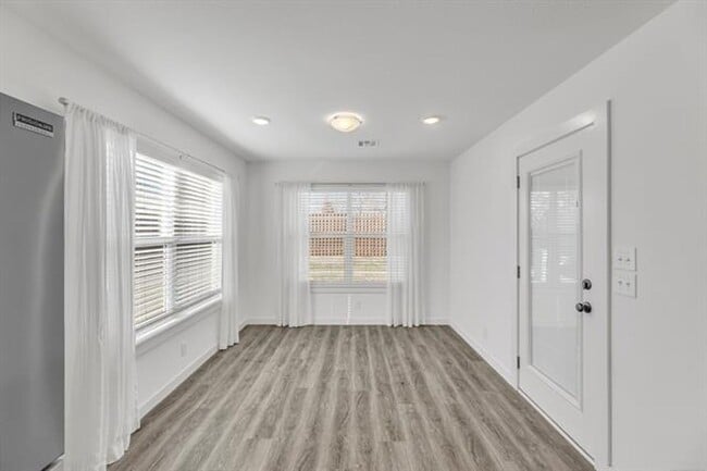 Building Photo - Stunning 4 Bed 3 Bath Broken Arrow Gem