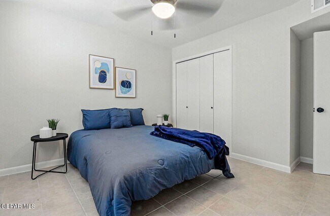 Building Photo - 11273 Ivanhoe Dr